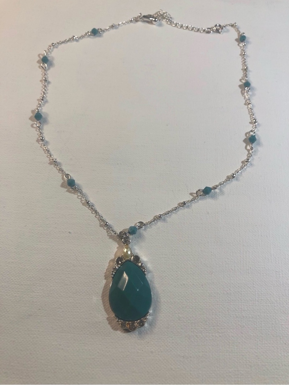 Silver Chain Teardrop Pendant Necklace with Teal Stone
